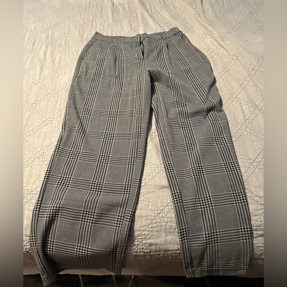 Old Navy Pants - Old Navy plaid Taylor wide leg trousers